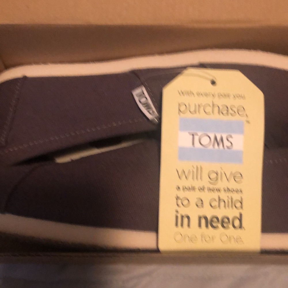 Brand new Toms